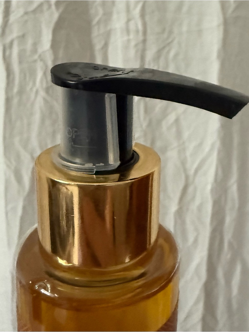Besque Magic Luxury Body Oil 3.4 oz Hydrating Firming Body Oil Cruelty Free - Picture 2 of 4